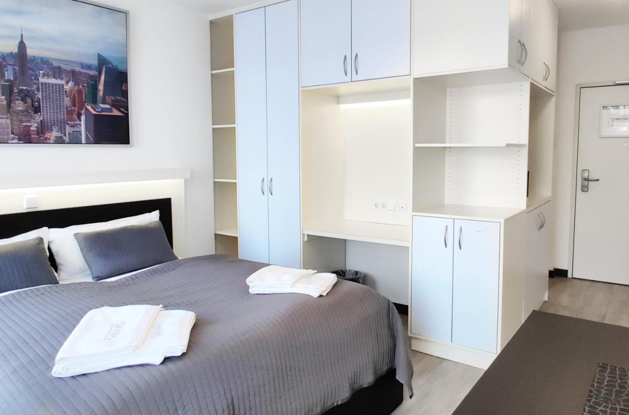 6 Rooms Apartments Берлін Екстер'єр фото